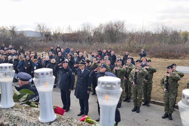 Slika /PU_VS/Dan sjećanja 18-11/Borovo Naselje 19-11-2025/IMG-2a478a0a01a749c9f1358b42e928288a-V.jpg